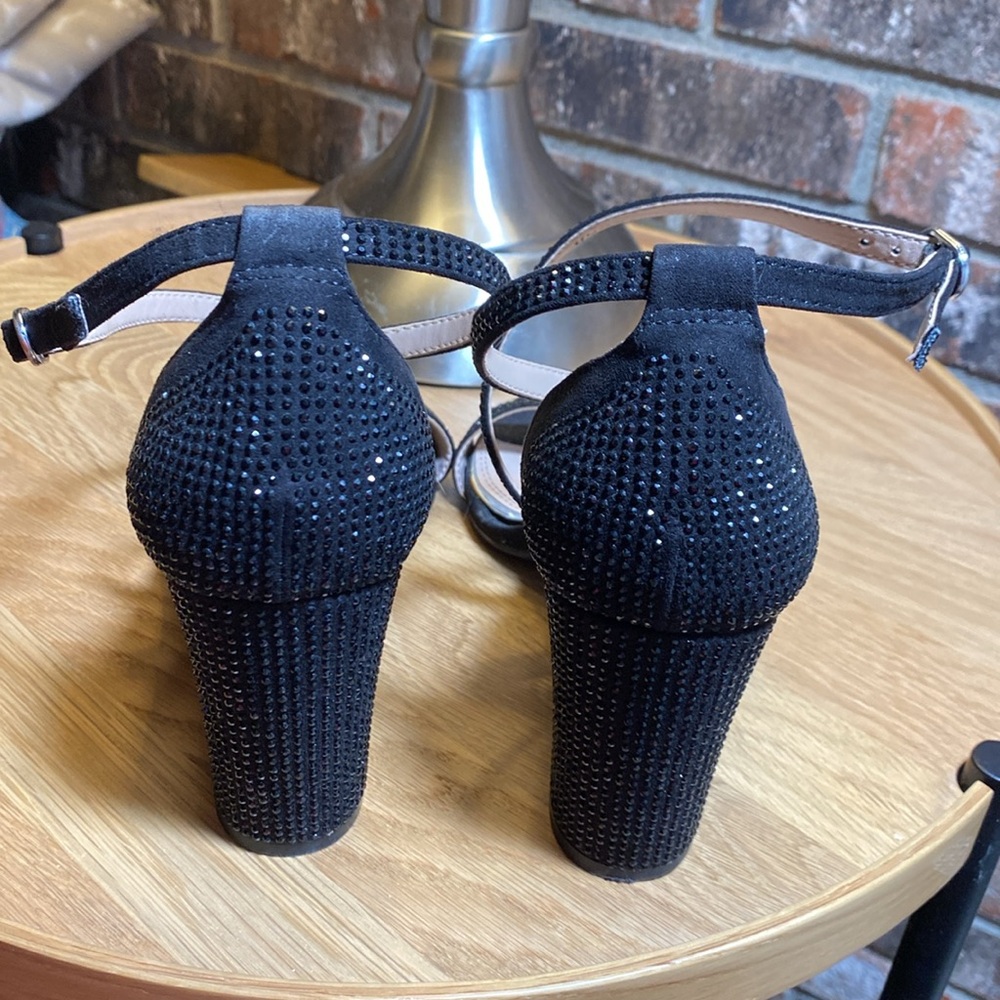KELLY & KATIE black sequins sparkle strappy heels. Worn once. Size US 7.5. CUTE! - Picture 3 of 13